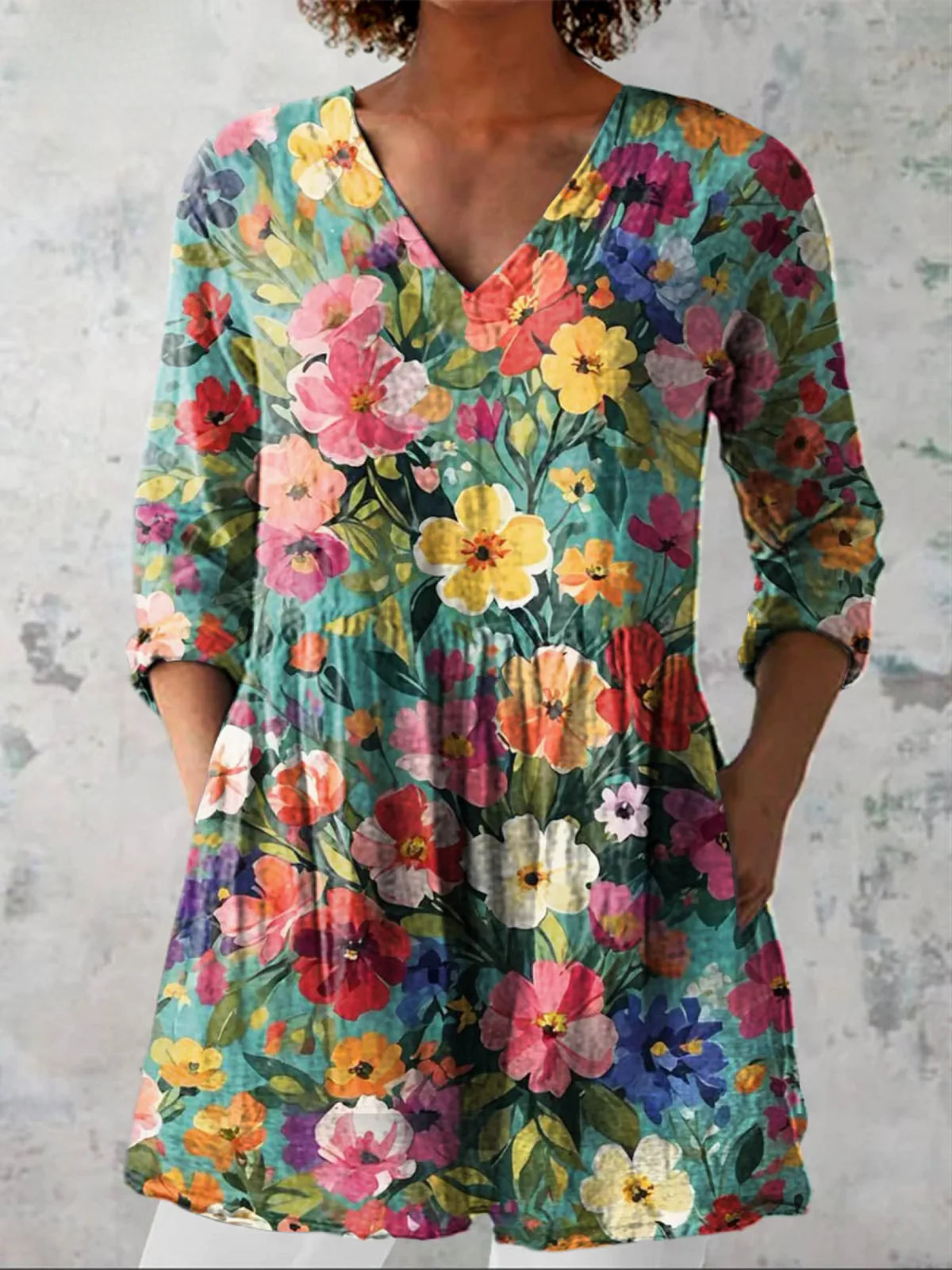 Ophalyn - Women's long tunic with graphic stripes and V-neck