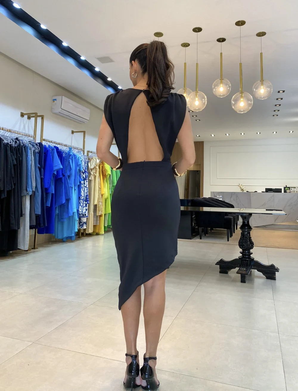 Vanya - Elegant and Modern Dress