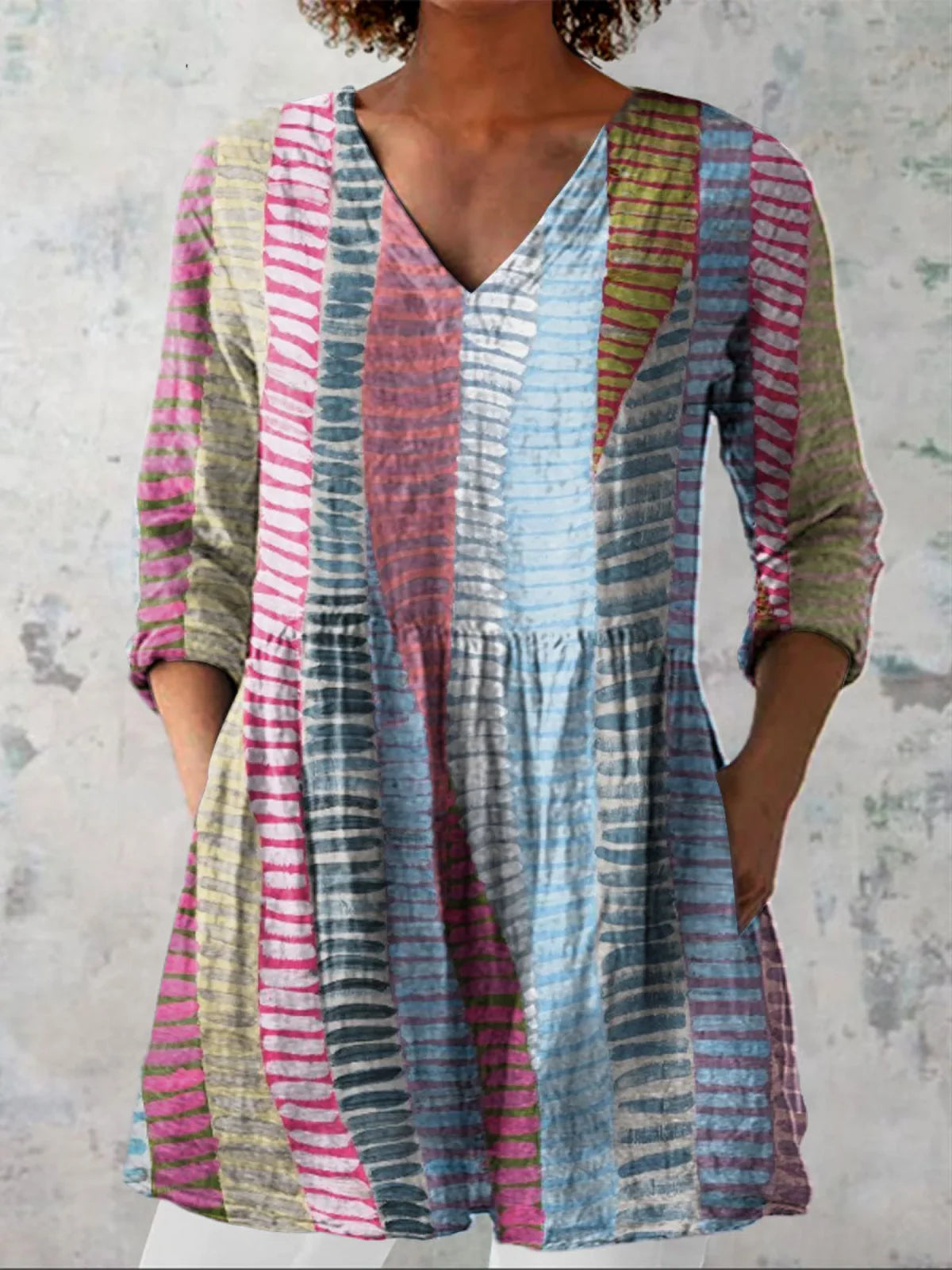 Ophalyn - Women's long tunic with graphic stripes and V-neck