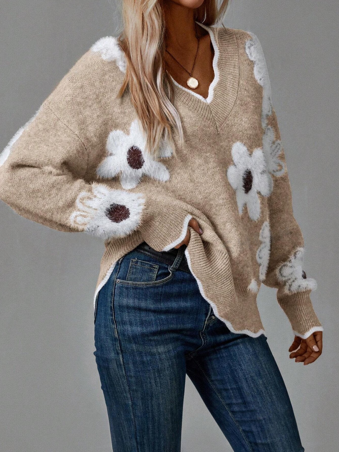 Odette - Elegant Floral Sweater with Scalloped Trim