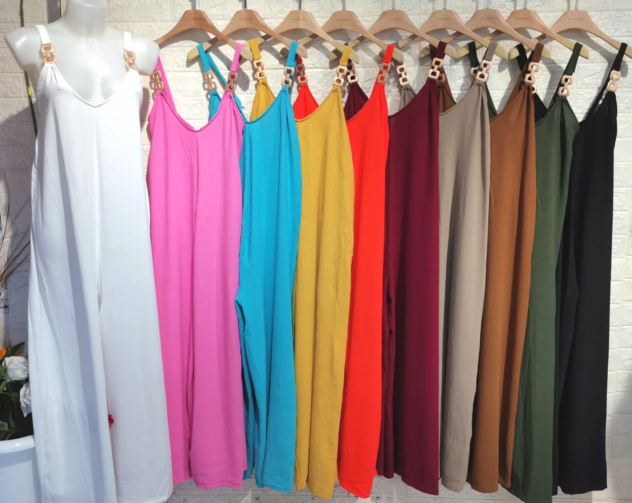 Iriana - Flowing jumpsuit with golden buckles