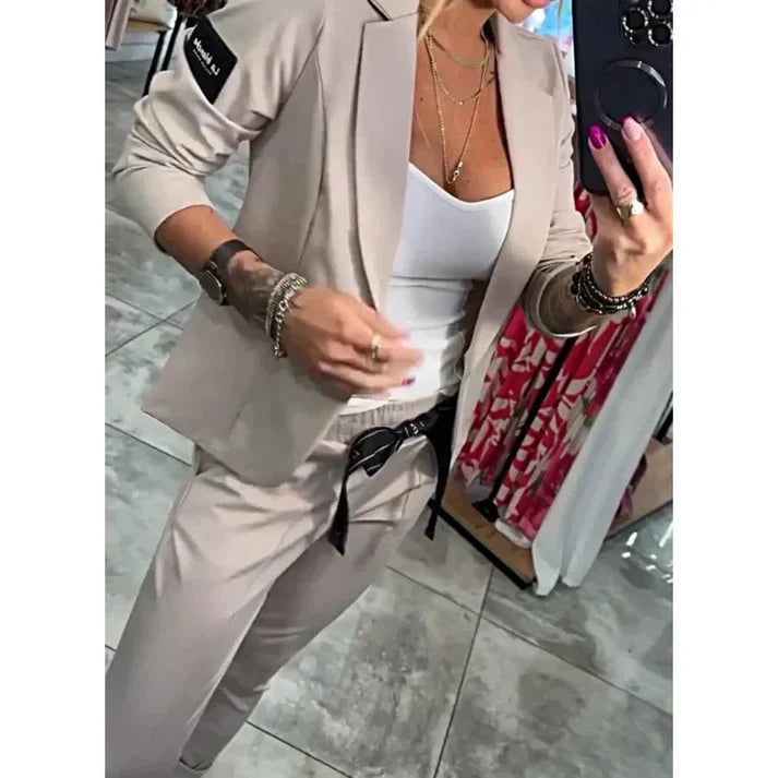 Rosindra - Two-piece set with flowing jacket and comfortable jogging pants