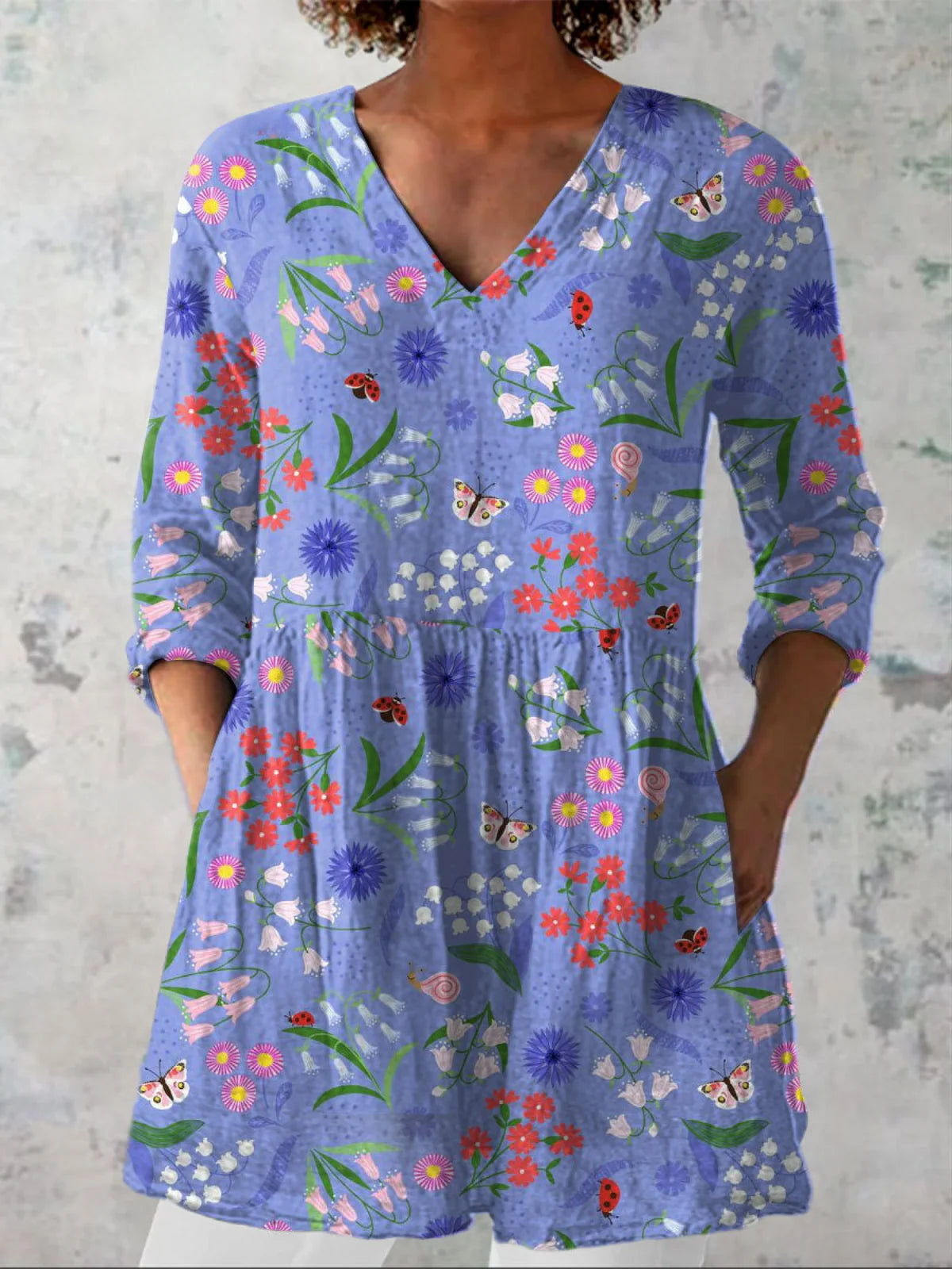 Ophalyn - Women's long tunic with graphic stripes and V-neck
