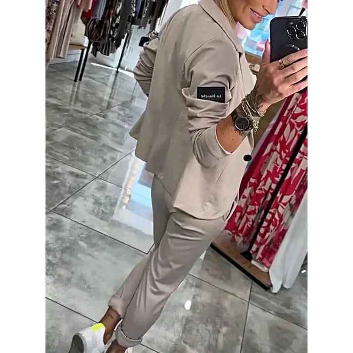 Rosindra - Two-piece set with flowing jacket and comfortable jogging pants