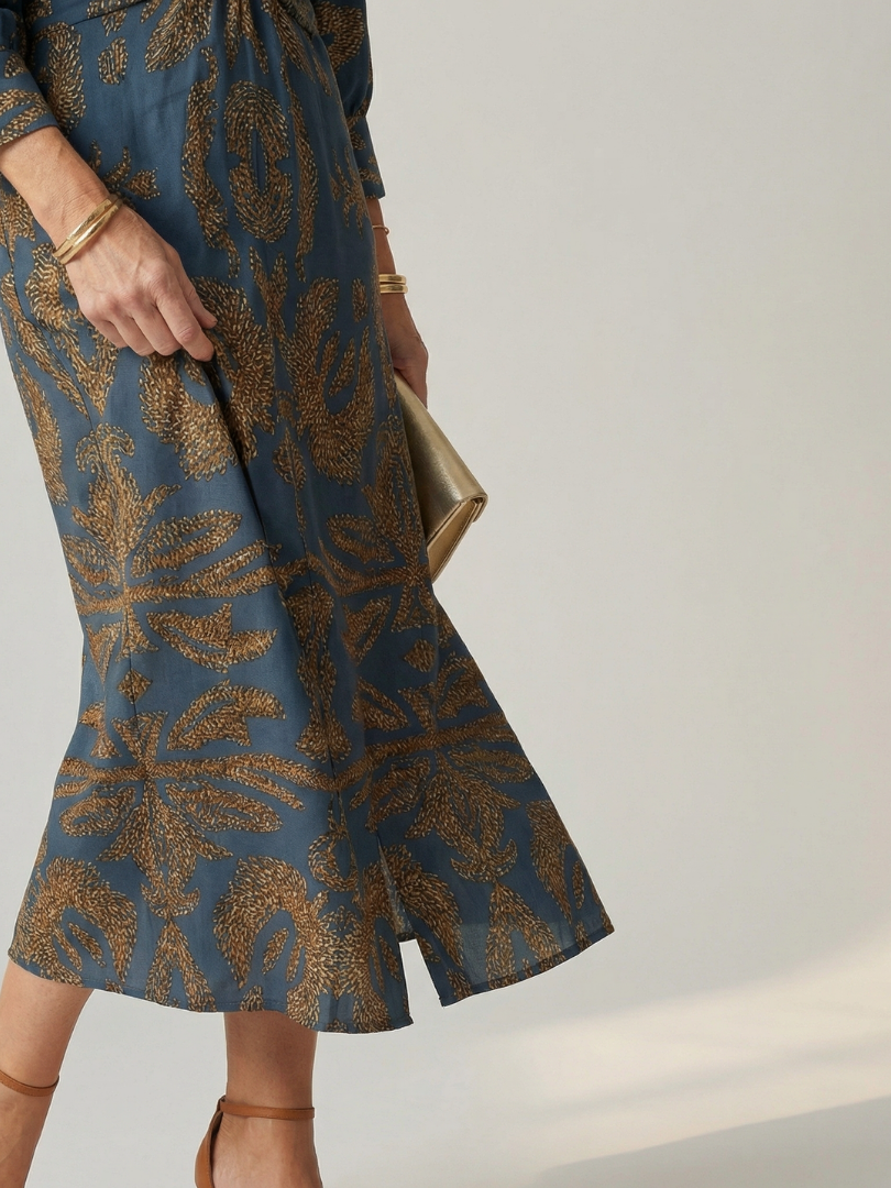 Falune - Women's elegant printed wrap midi dress with a fitted waist
