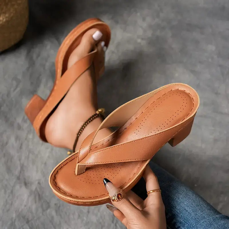 Fynavelle - Women's comfortable heel sandals with a stylish ergonomic sole