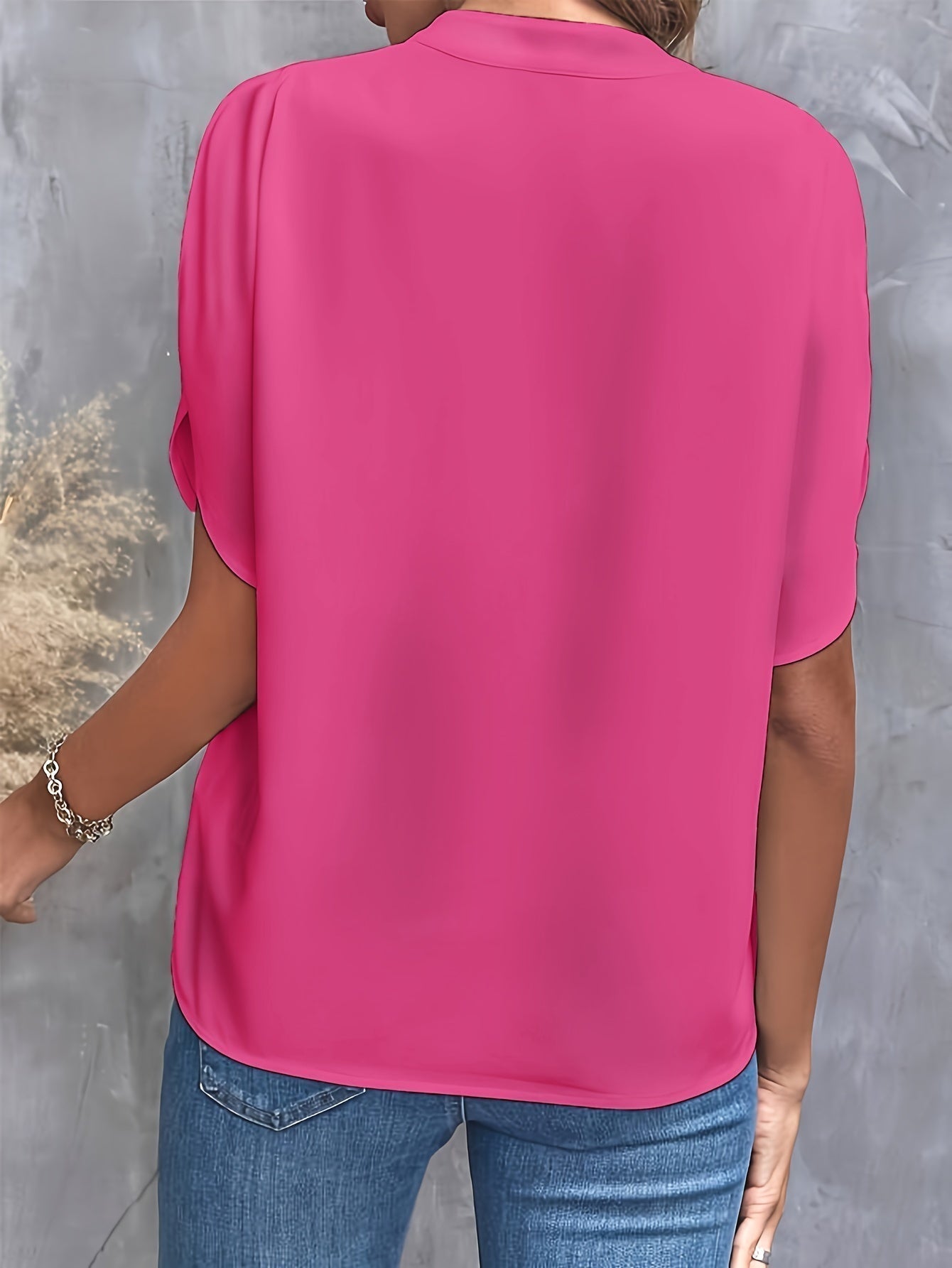 Kiana - Solid Color Blouse with V-Neck