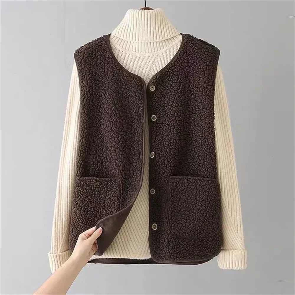 Avriel - Women's Sleeveless Lambswool Coat