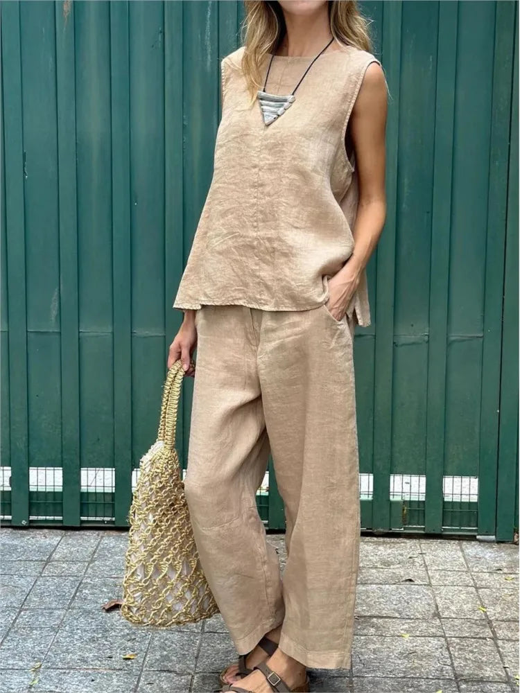 Ardelle - Chic Two Piece Set - Sleeveless Top and Elegant Pants