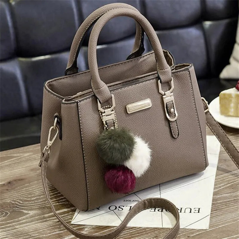 Honorine - Elegant and practical leather handbag