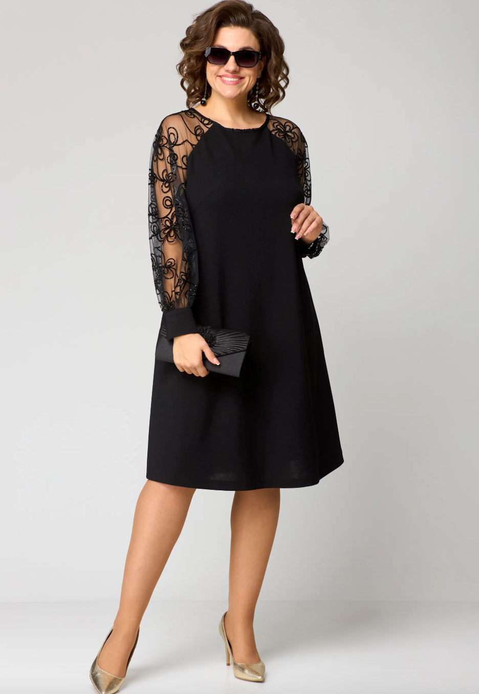 Yvonne - Robe délicate en dentelle, silhouette moulante avec une fente élégante