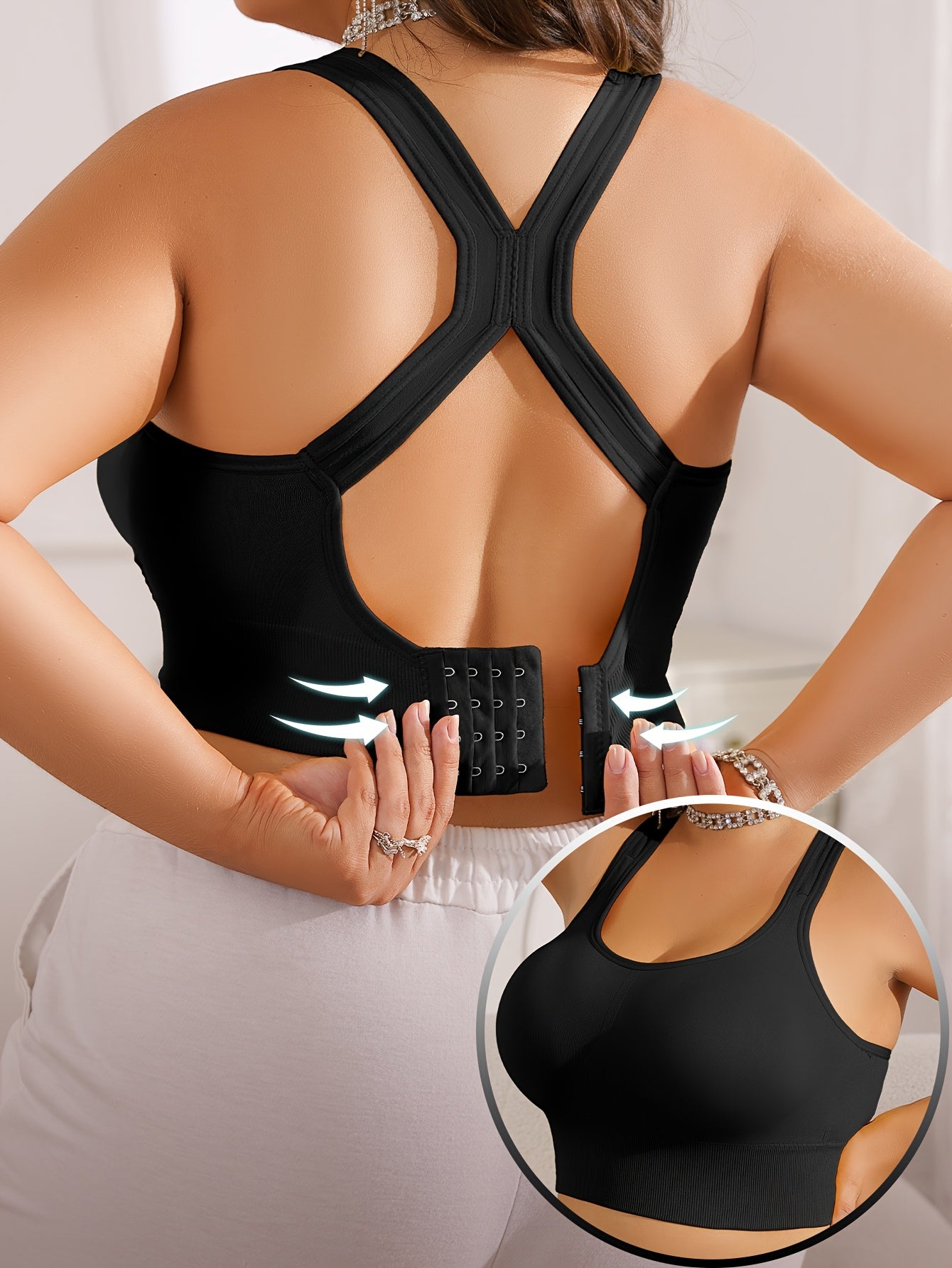 Vittoria - Plus Size Sports Bra with Removable Pads and Adjustable Straps