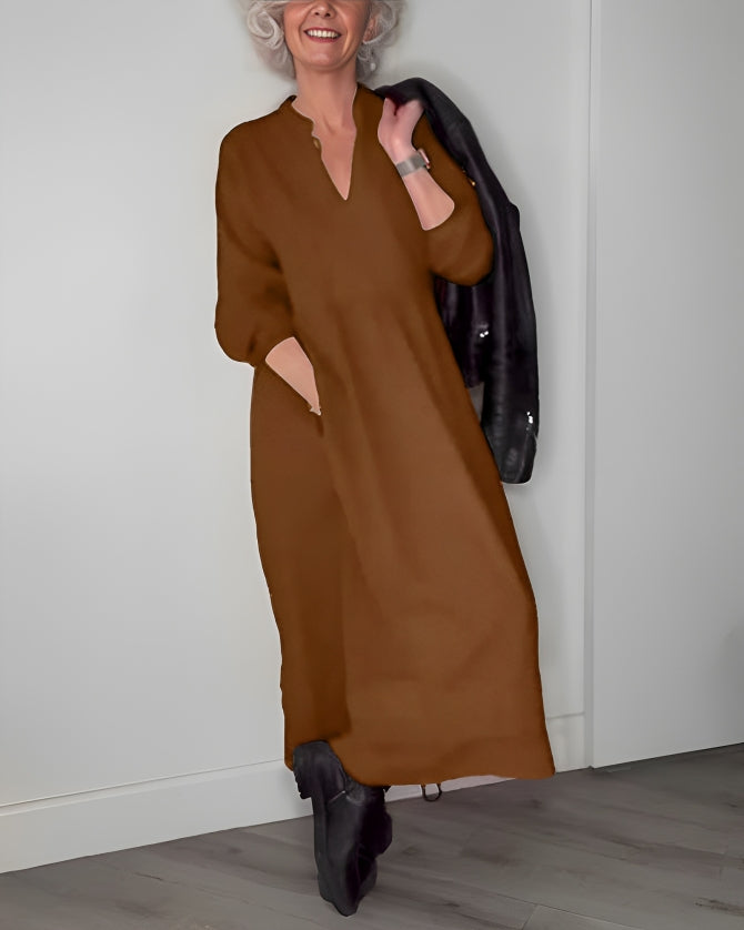 Amanda - The slimming long dress with V-neckline