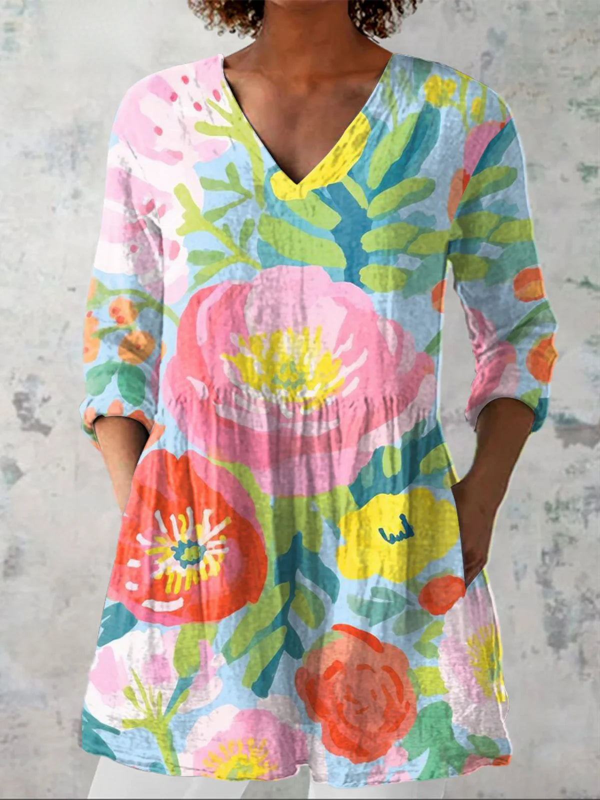 Ophalyn - Women's long tunic with graphic stripes and V-neck