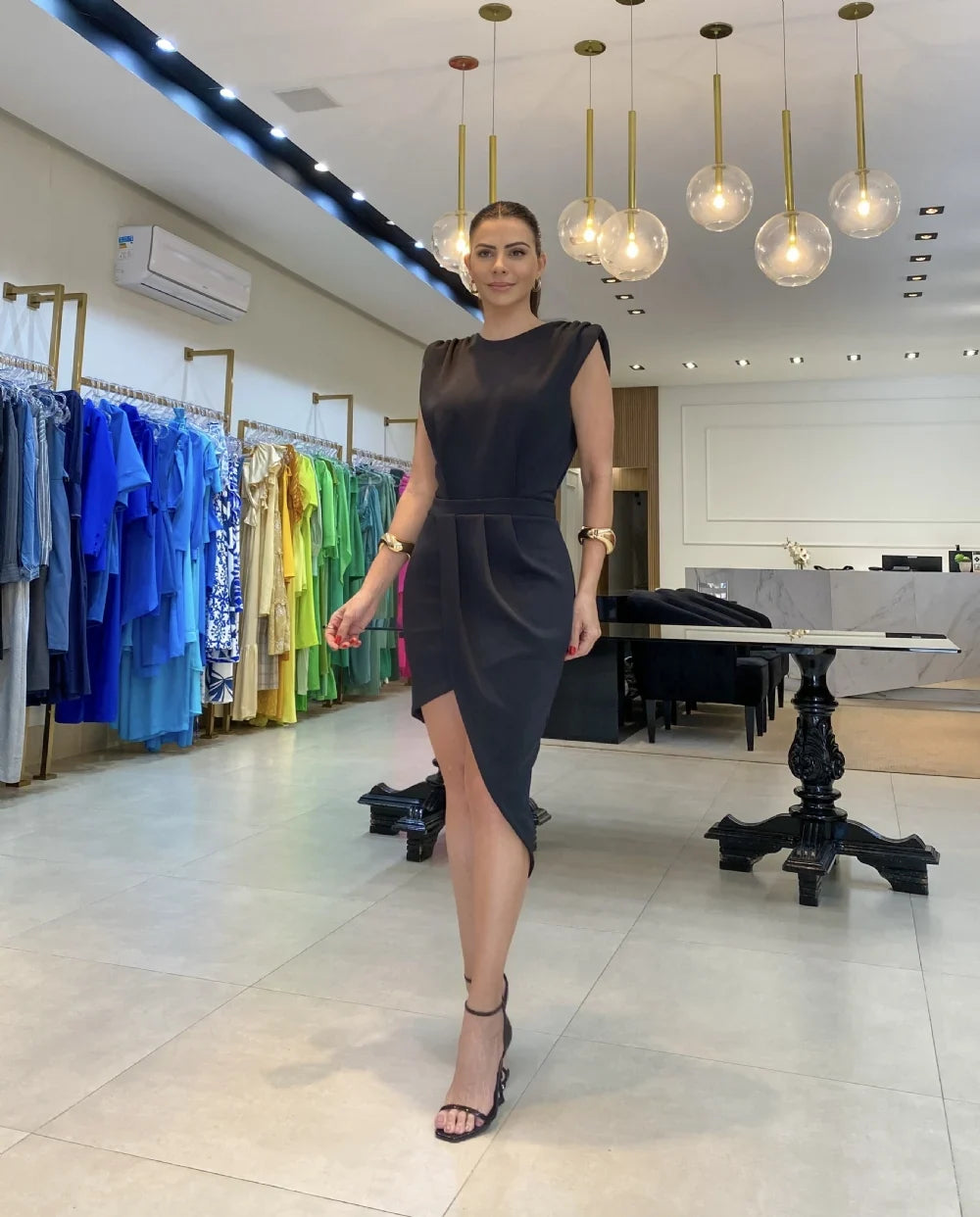 Vanya - Elegant and Modern Dress