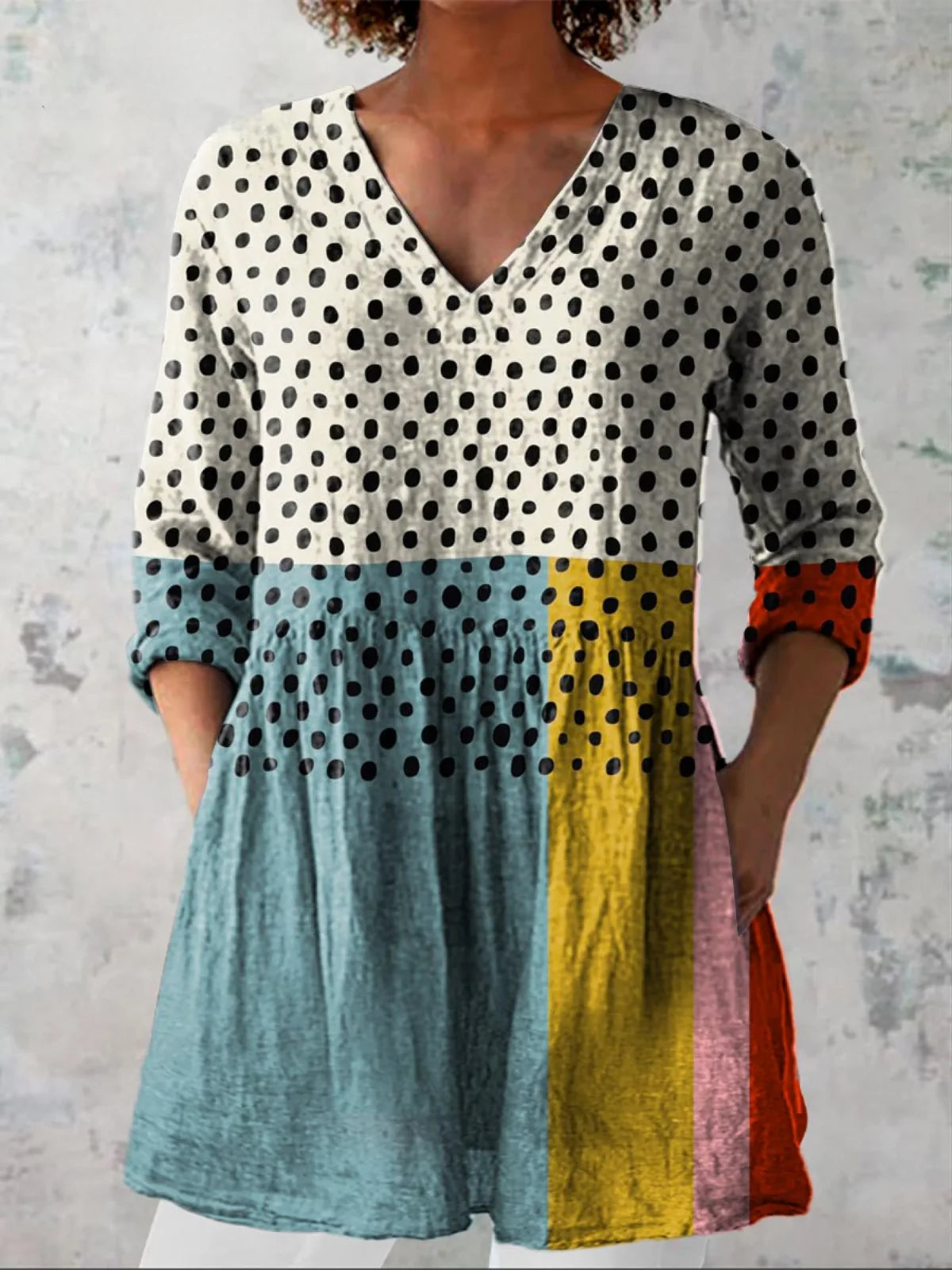 Ophalyn - Women's long tunic with graphic stripes and V-neck