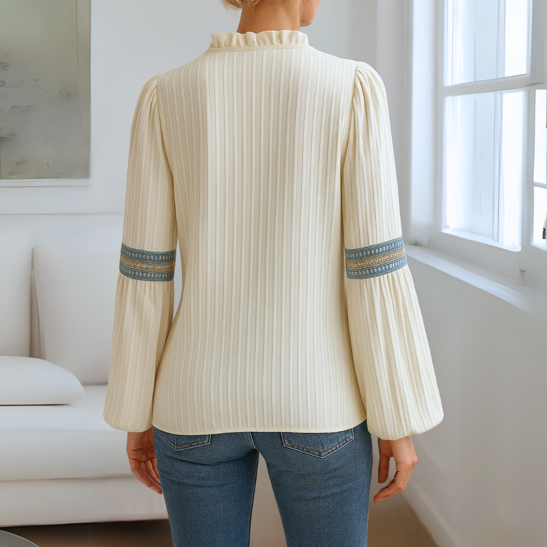 Mirabel - Lace blouse with V-neck