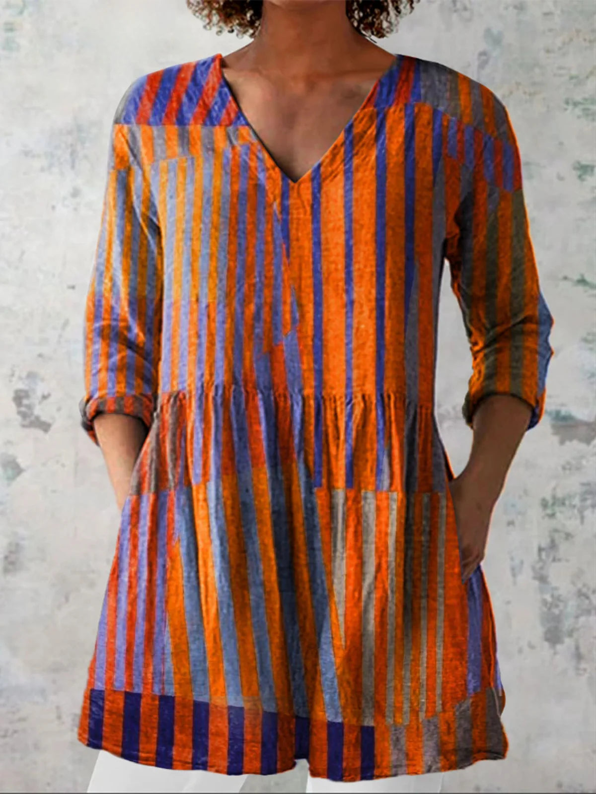 Ophalyn - Women's long tunic with graphic stripes and V-neck