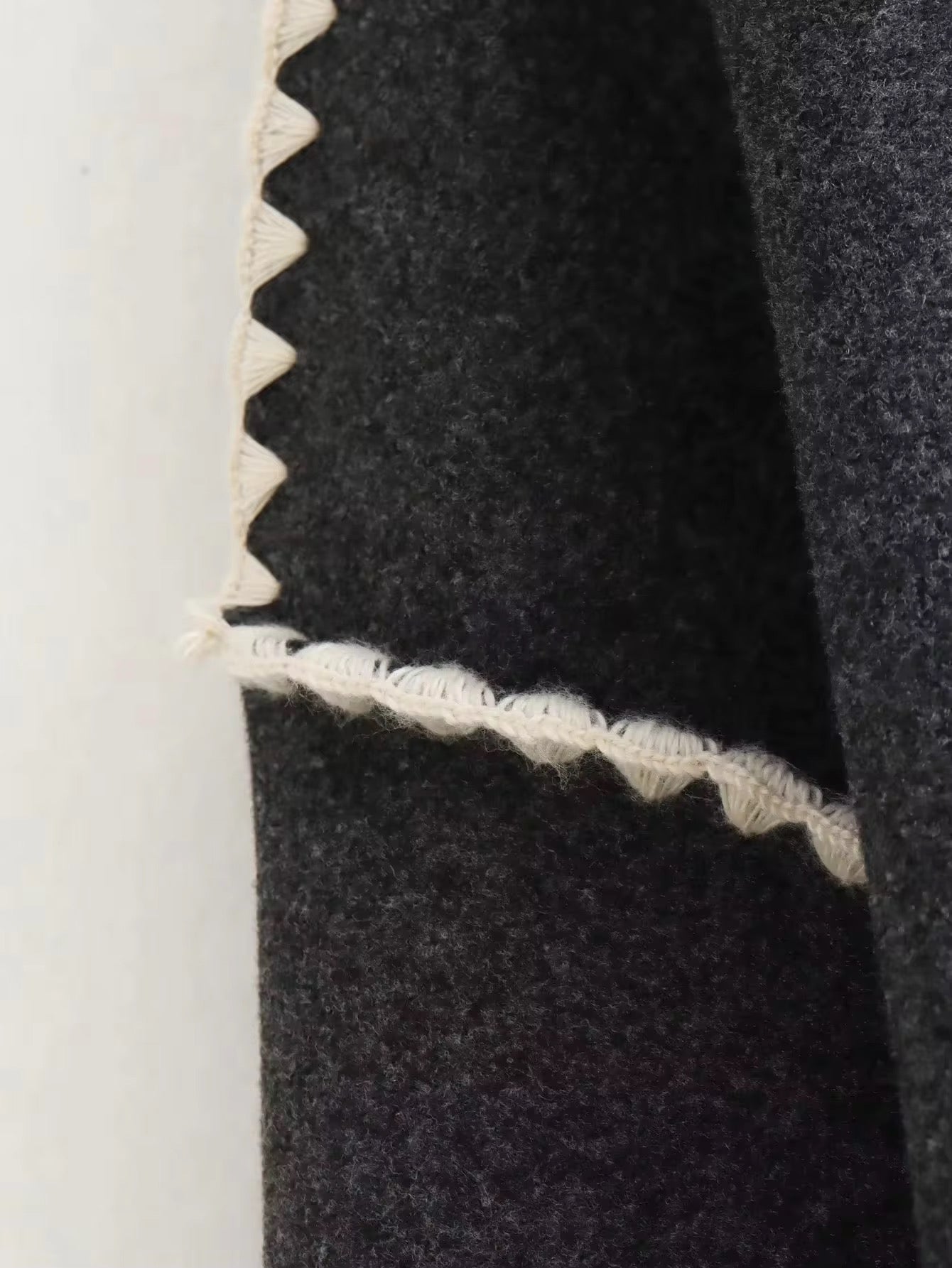 Antoinette - Elegant Coat with Round Neck and Pockets