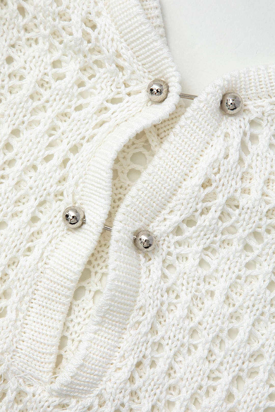 Roselle - A breath of summer sensuality in a light and elegant knit