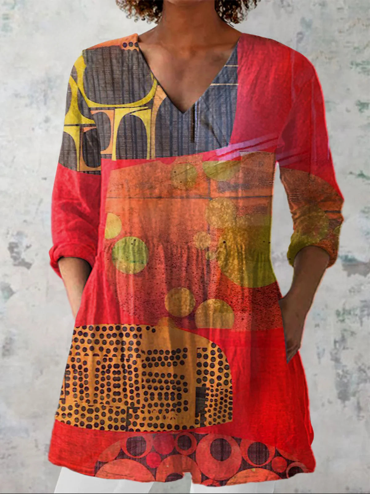 Ophalyn - Women's long tunic with graphic stripes and V-neck
