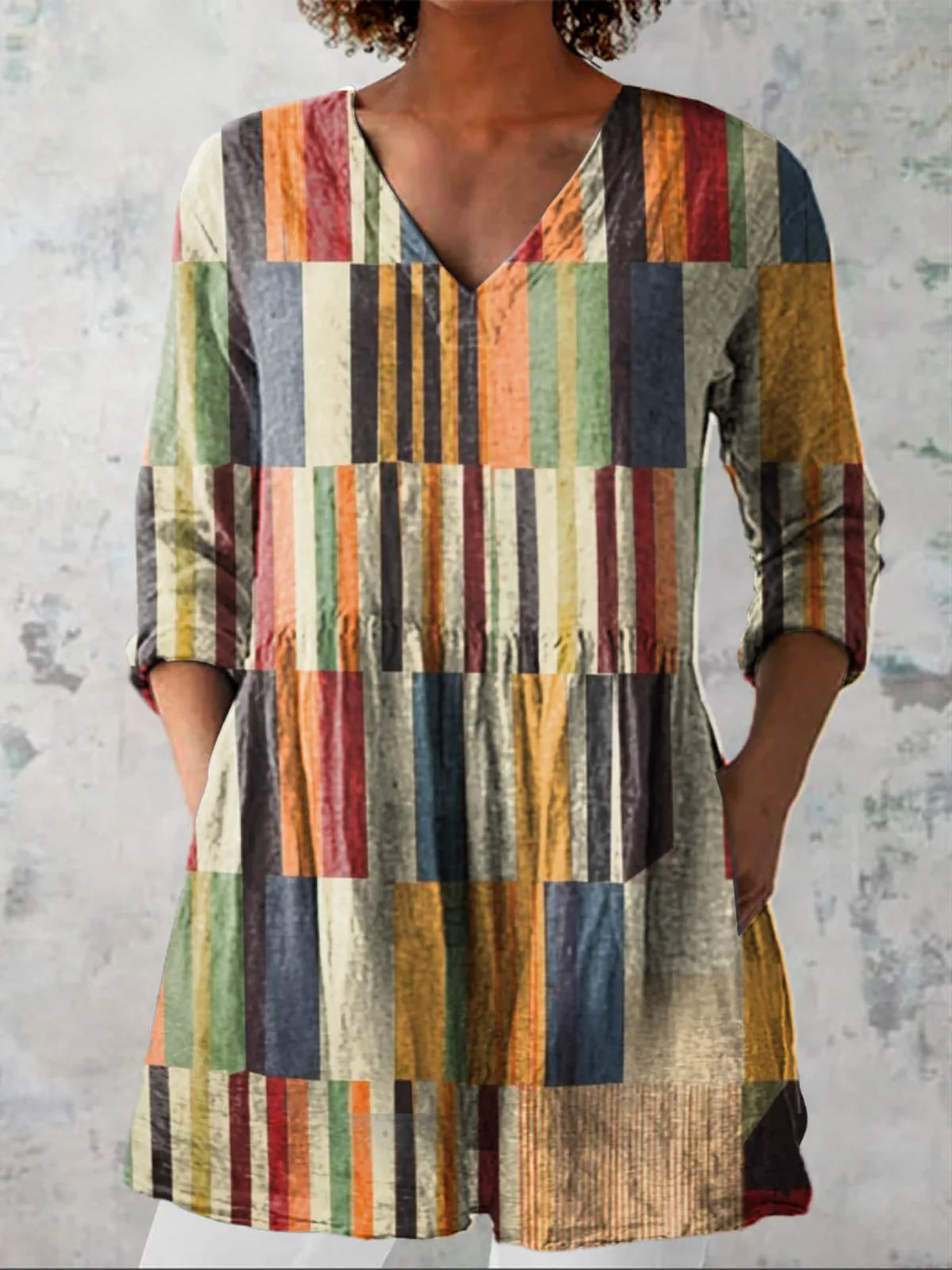 Ophalyn - Women's long tunic with graphic stripes and V-neck