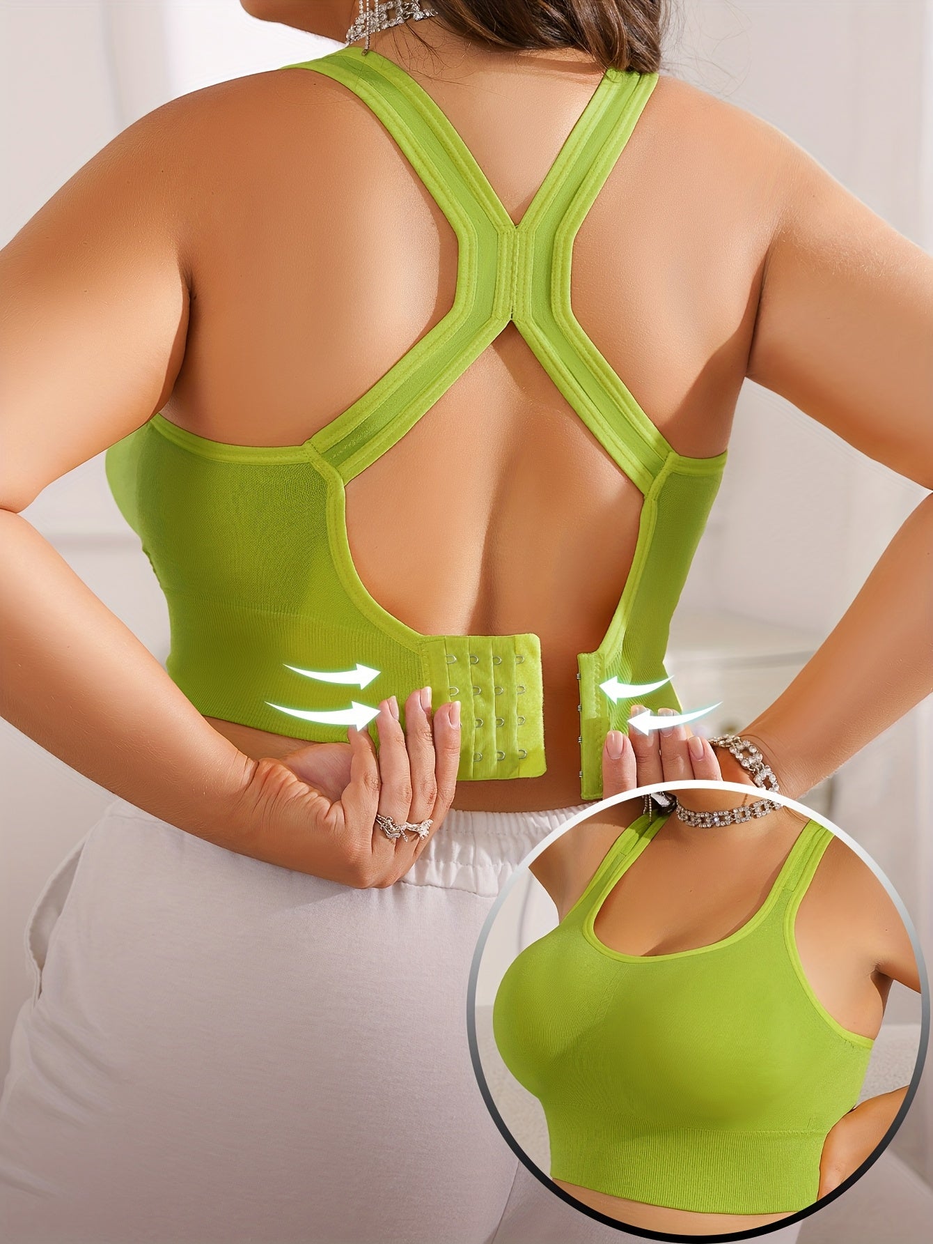 Vittoria - Plus Size Sports Bra with Removable Pads and Adjustable Straps