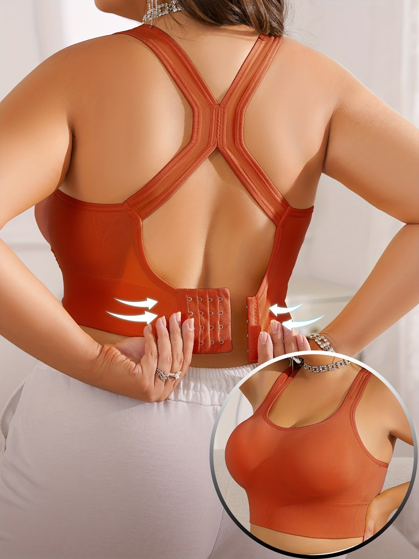 Vittoria - Plus Size Sports Bra with Removable Pads and Adjustable Straps