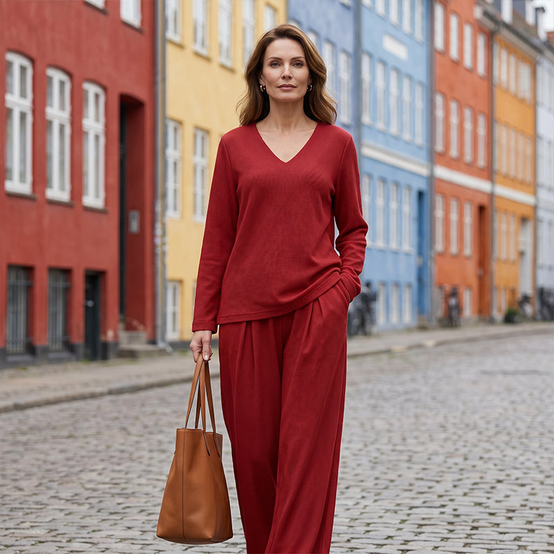 Sovalyne - Women's Casual V-Neck Top and Flowy Wide-Leg Pants Set
