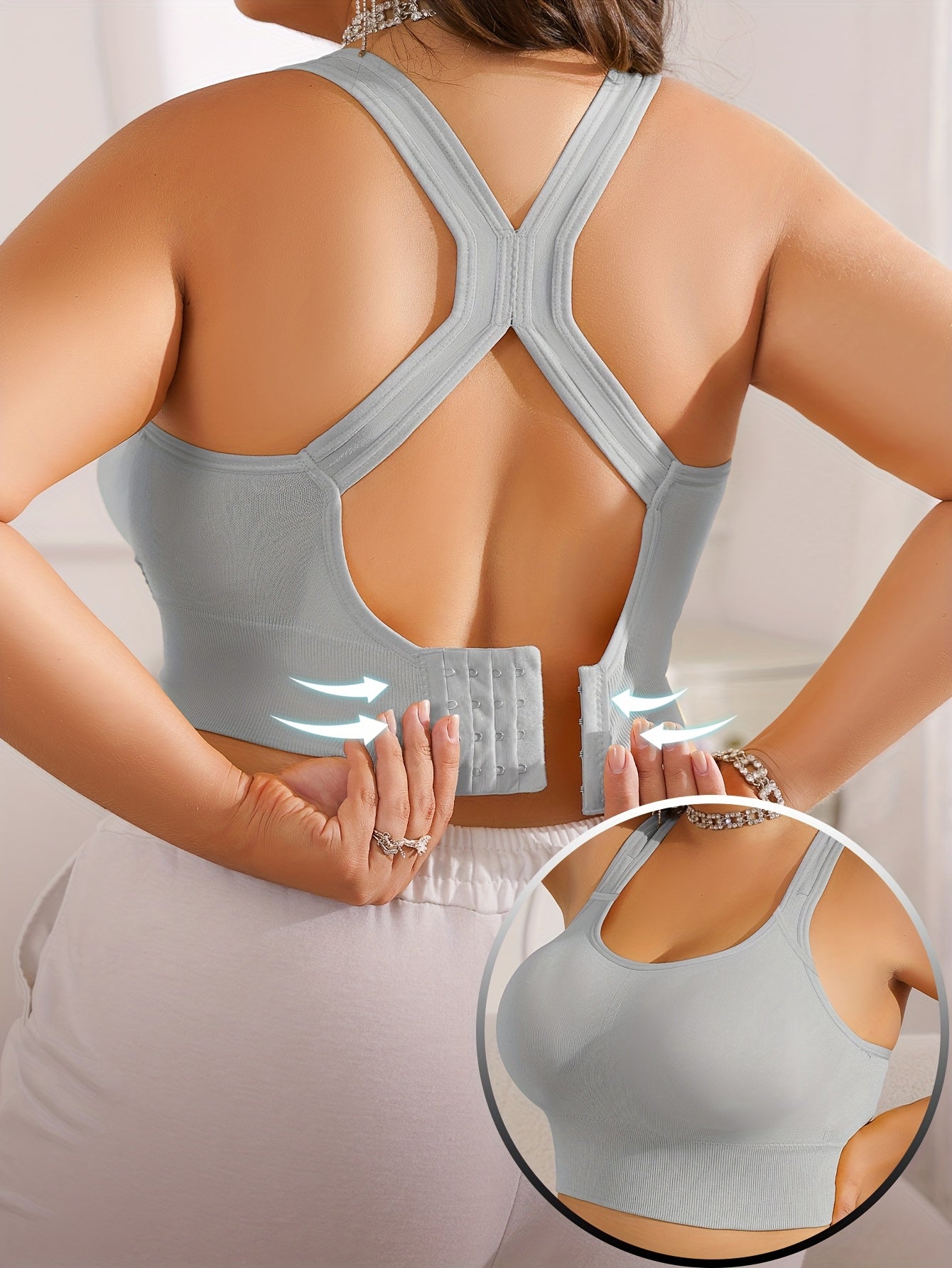Vittoria - Plus Size Sports Bra with Removable Pads and Adjustable Straps