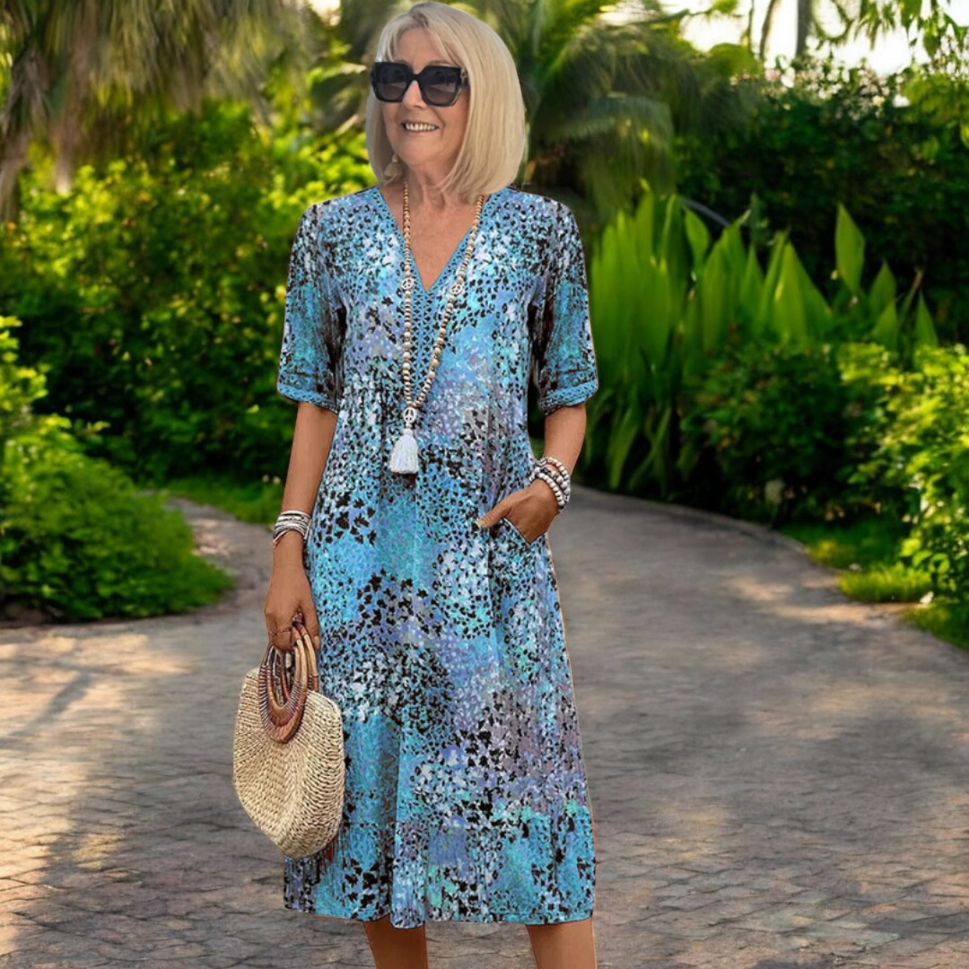 Iris – Flowy, lightweight dress with a flattering fit