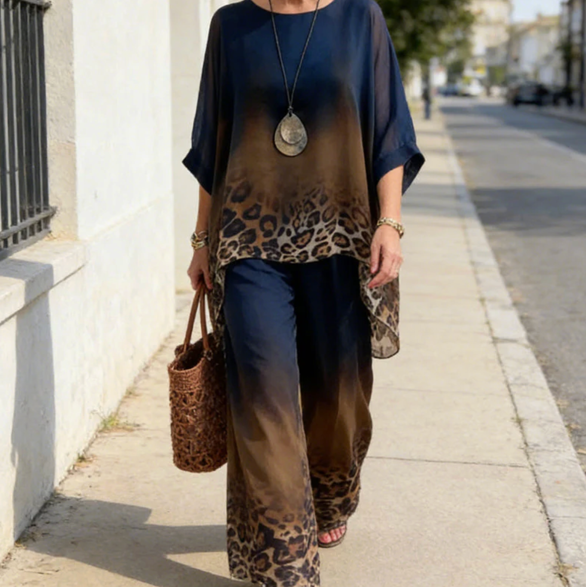 Ixelara - Women's two-piece leopard print gradient poncho set