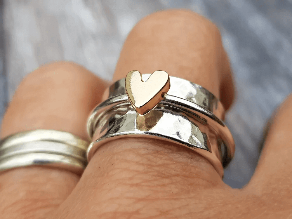 Mely - Silver ring with golden heart 