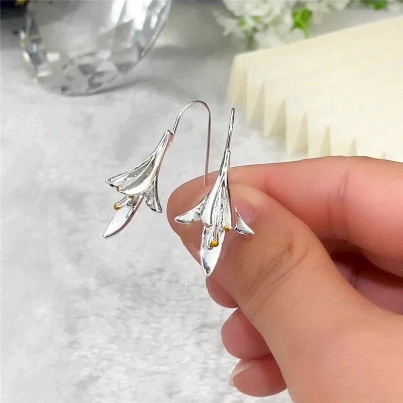 Silver Flower Earrings 