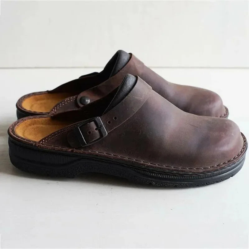 Jonas - Men's closed-toe leather mules with buckle and comfort sole