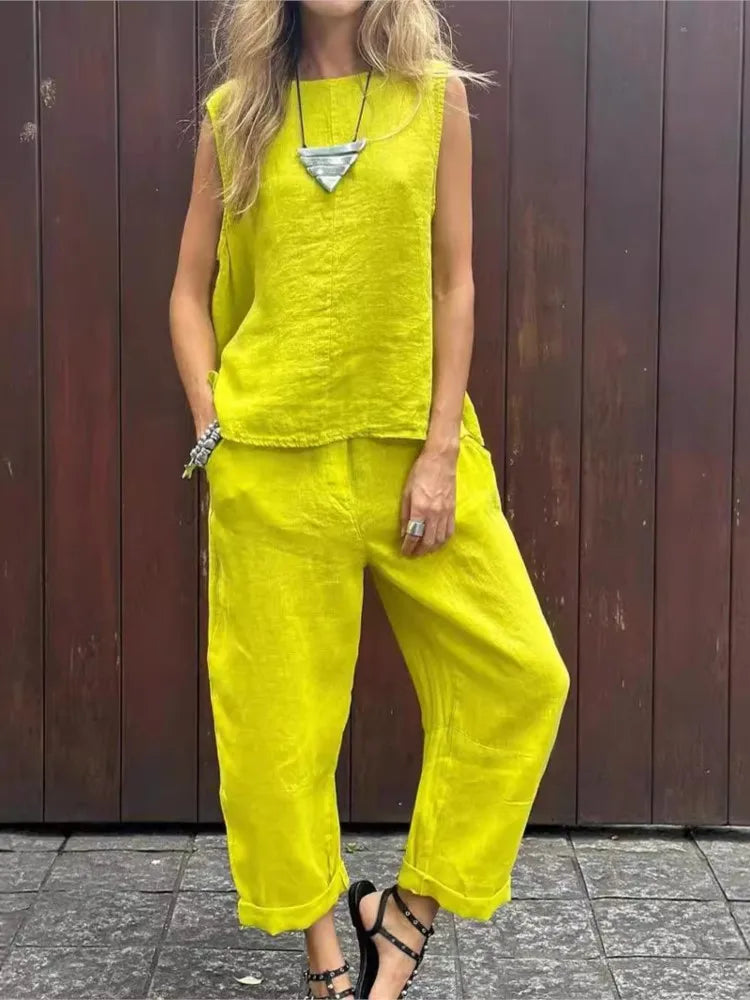 Ardelle - Chic Two Piece Set - Sleeveless Top and Elegant Pants
