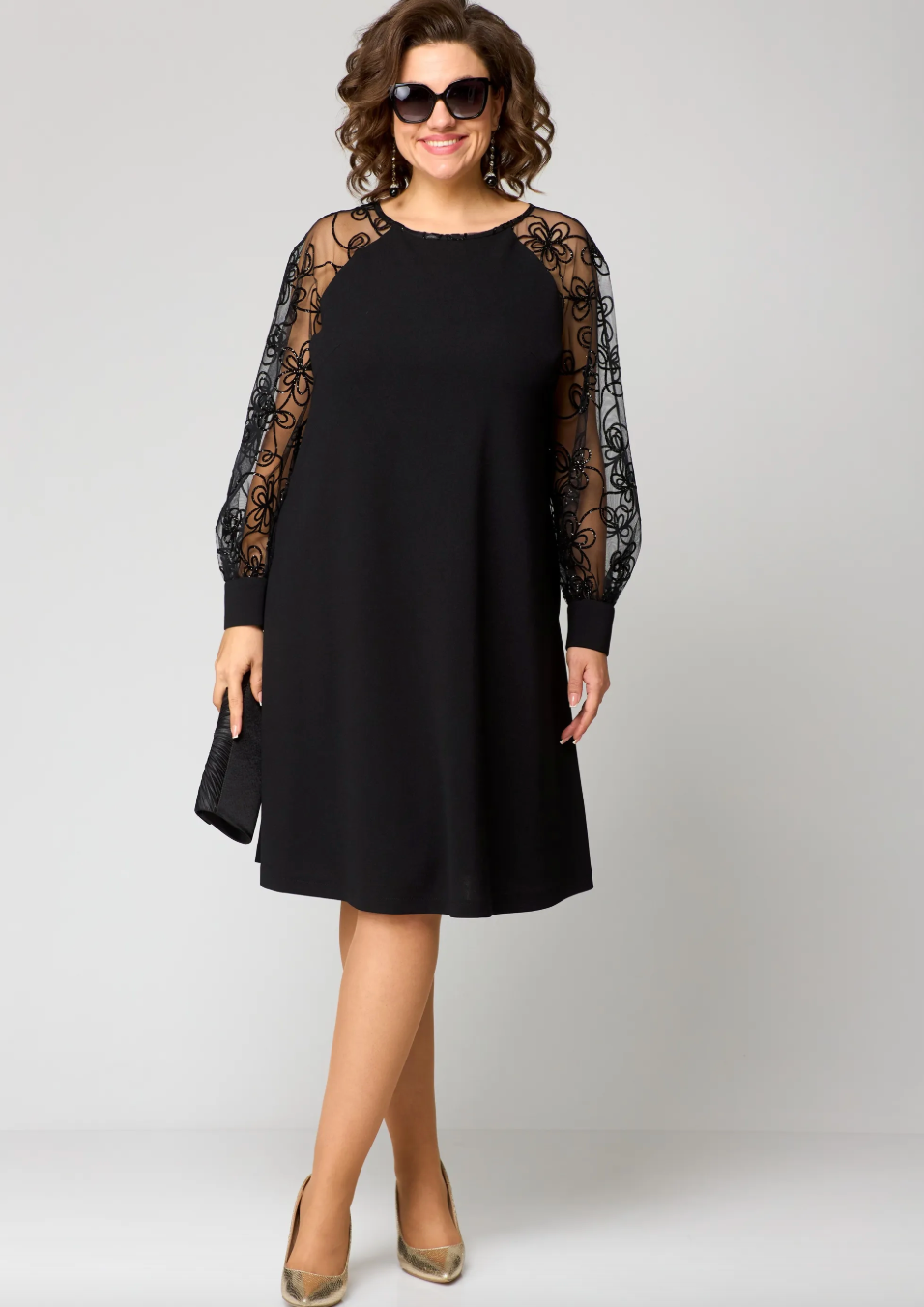 Yvonne - Robe délicate en dentelle, silhouette moulante avec une fente élégante