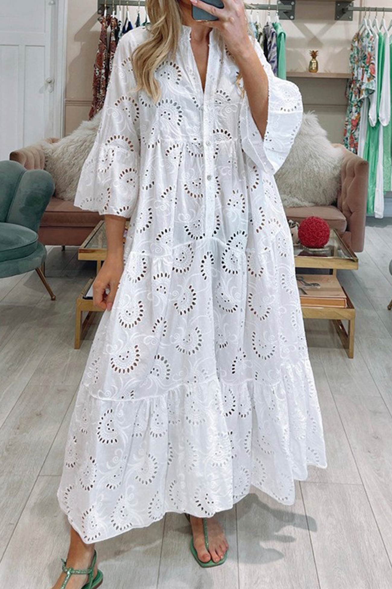 Noa - Robe en coton avec manches brodées et col en V