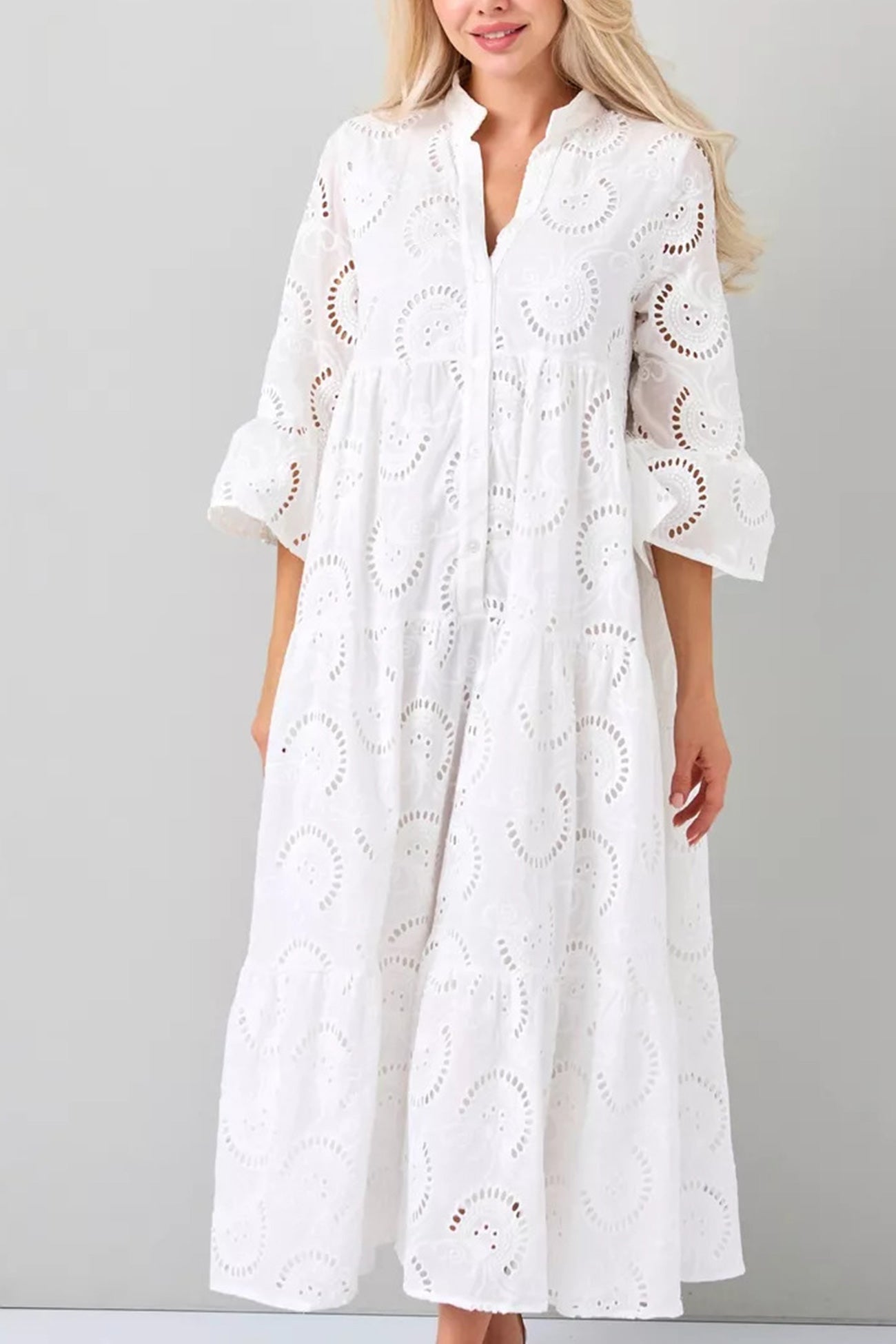 Noa - Robe en coton avec manches brodées et col en V