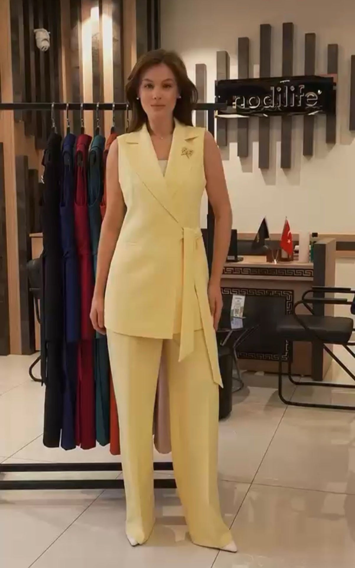 Fynellea - Elegant Women's Sleeveless Wide-Leg Pants Set with Belted Waist