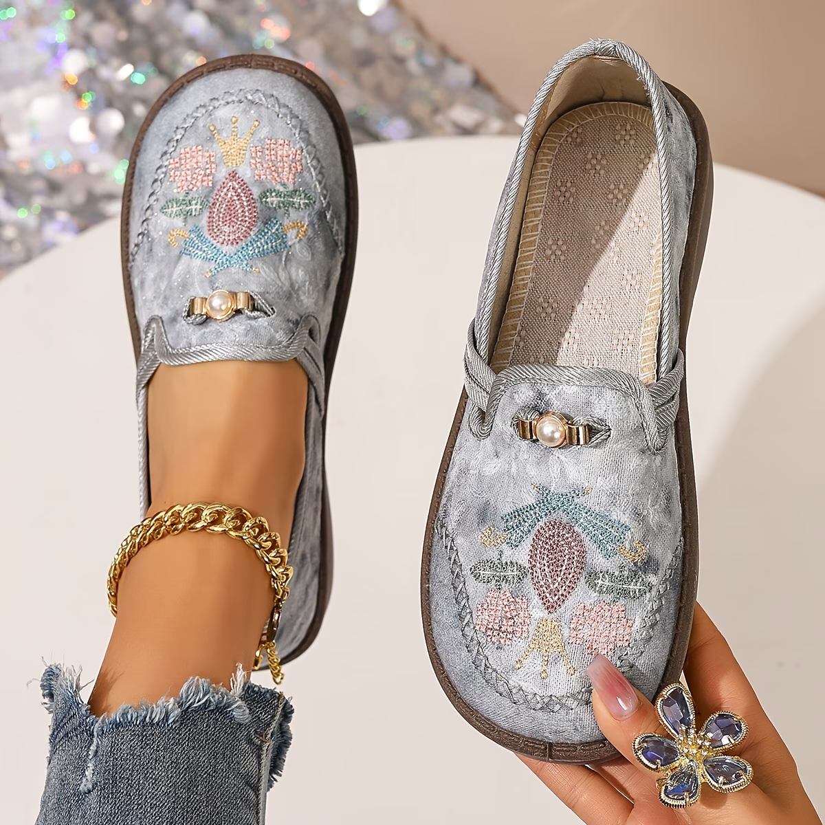 Fynora - Women's Daily Comfort Shoes with Embroidered Design and Casual Style