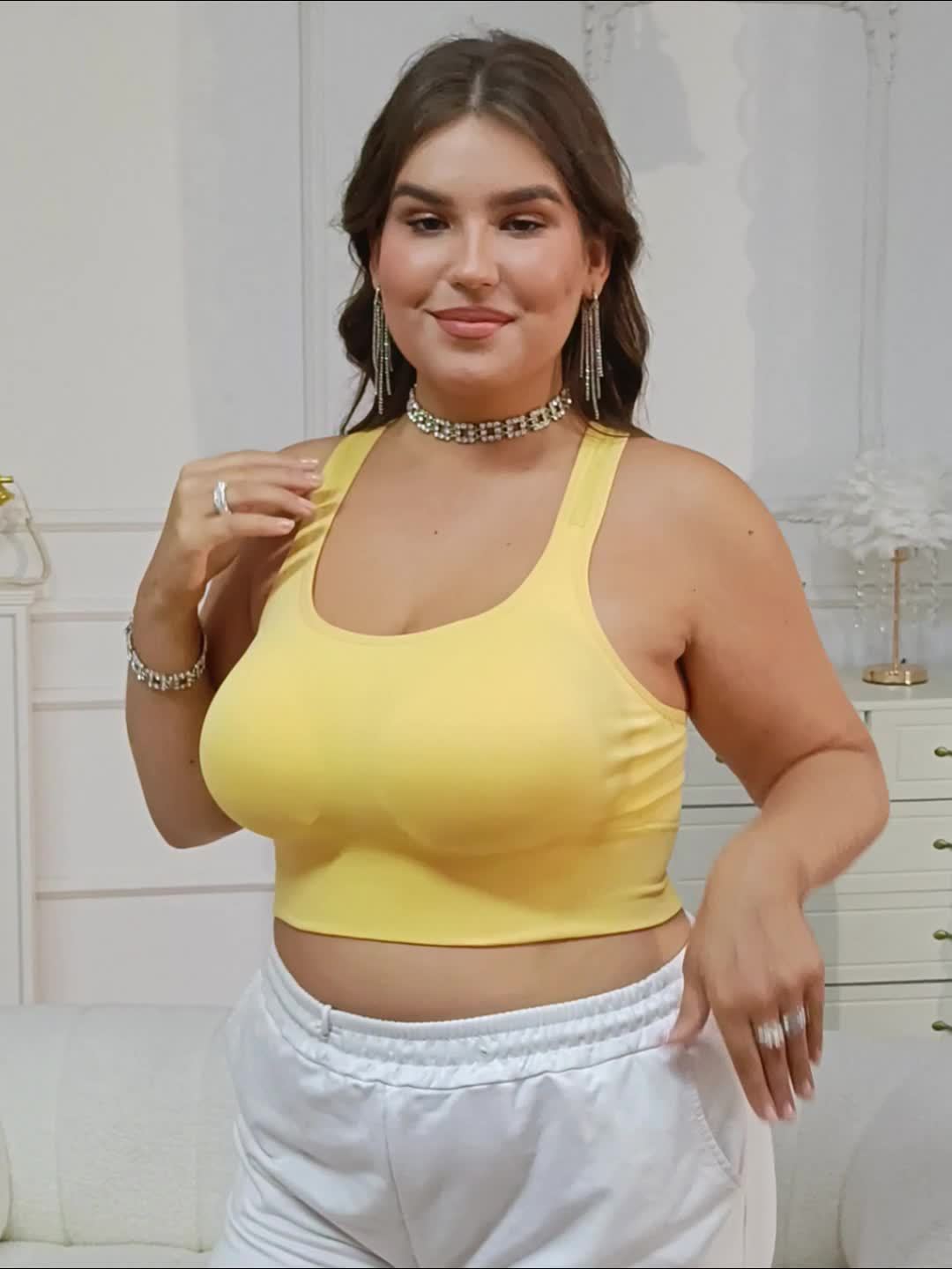 Vittoria - Plus Size Sports Bra with Removable Pads and Adjustable Straps