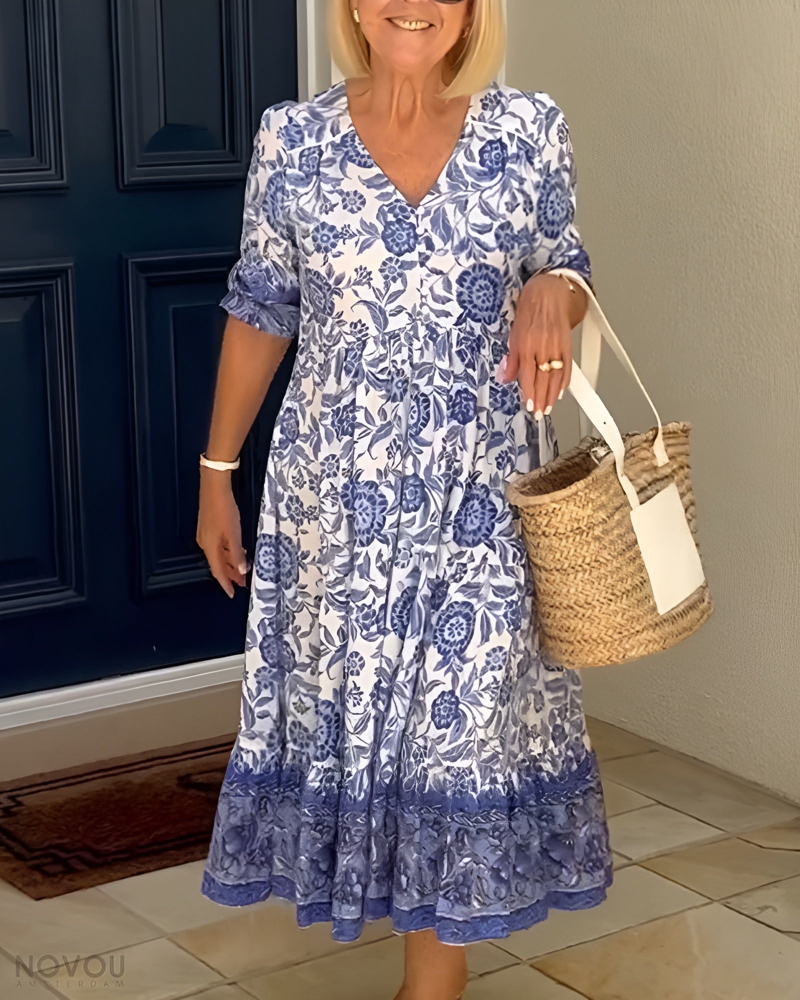 Aude - Elegant floral dress with V-neckline 