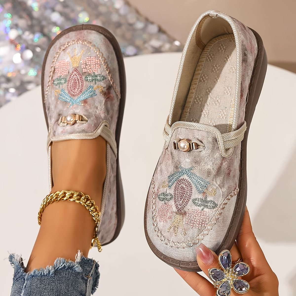 Fynora - Women's Daily Comfort Shoes with Embroidered Design and Casual Style