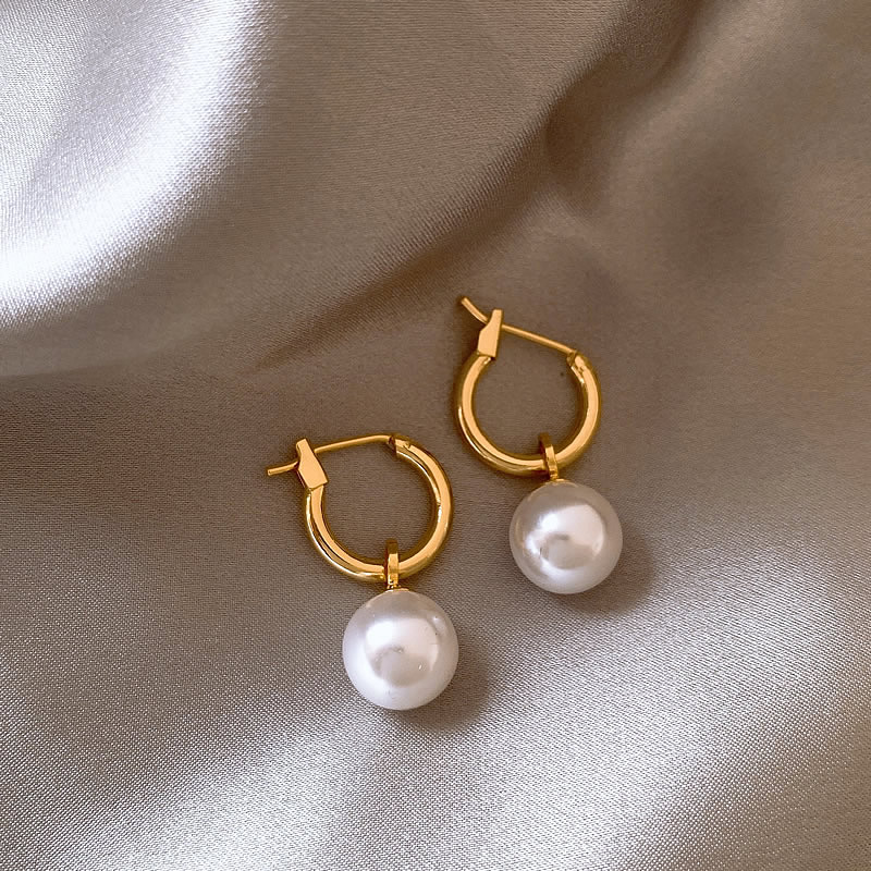 Elegant Earrings with Golden Pearls 