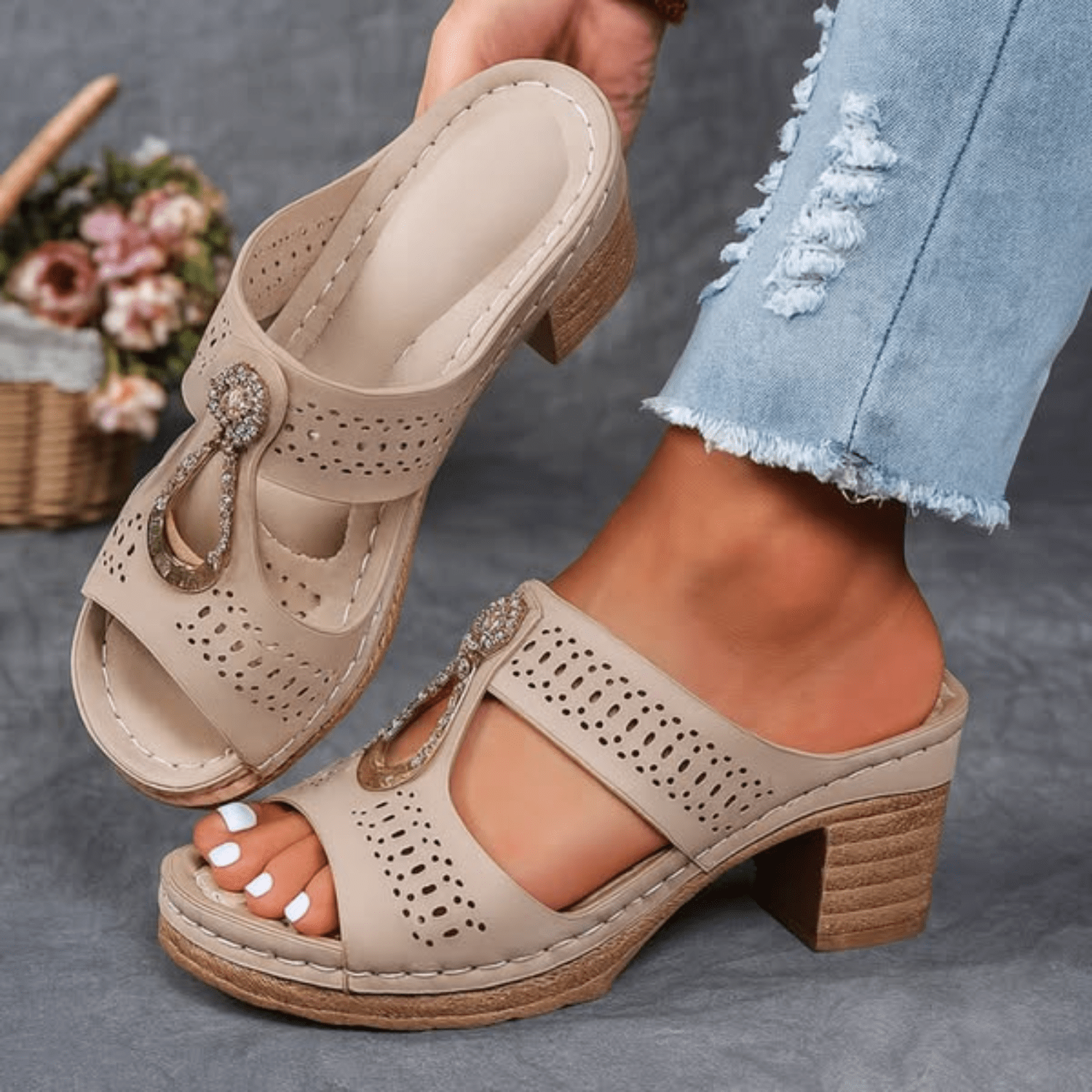 Novellea - Women's orthopedic sandals with comfortable, open-work heel