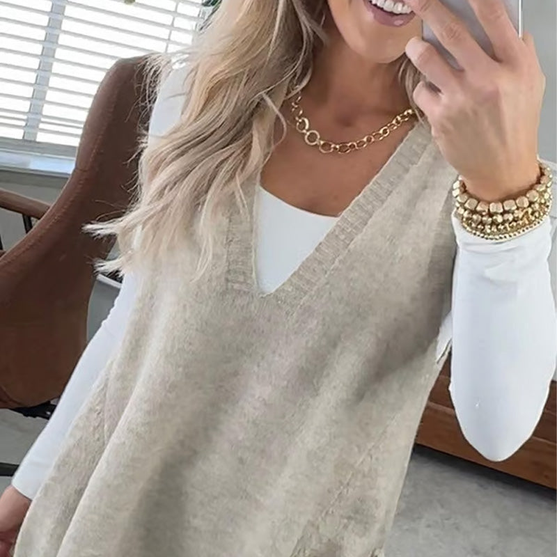 Carole - Sleeveless Knitted Vest with Pockets and V-Neck