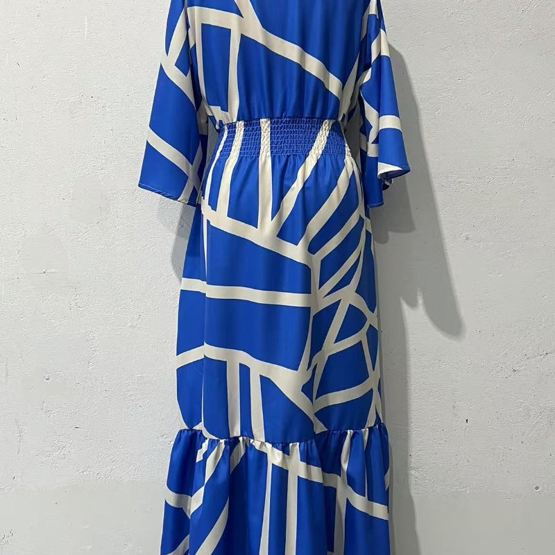Silvia - Elegant Fitted Dress with V-Neck